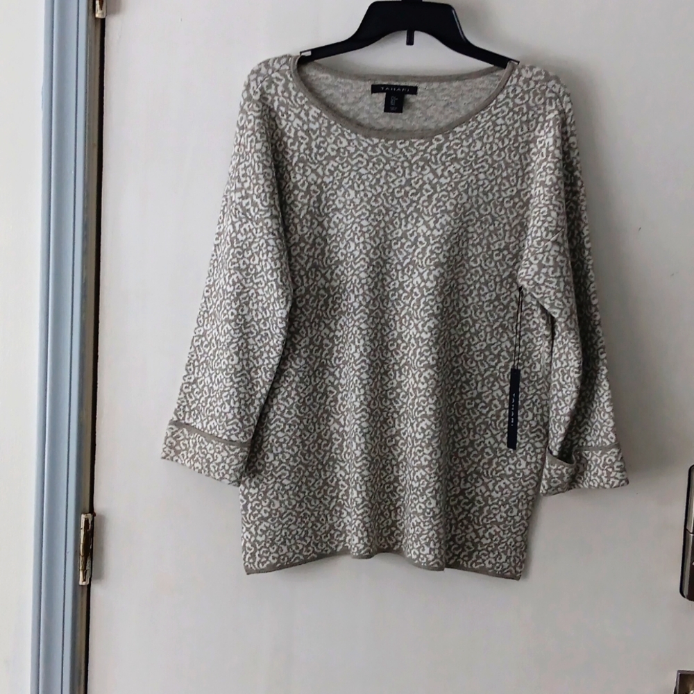 NWT Tahari Seater Sz L